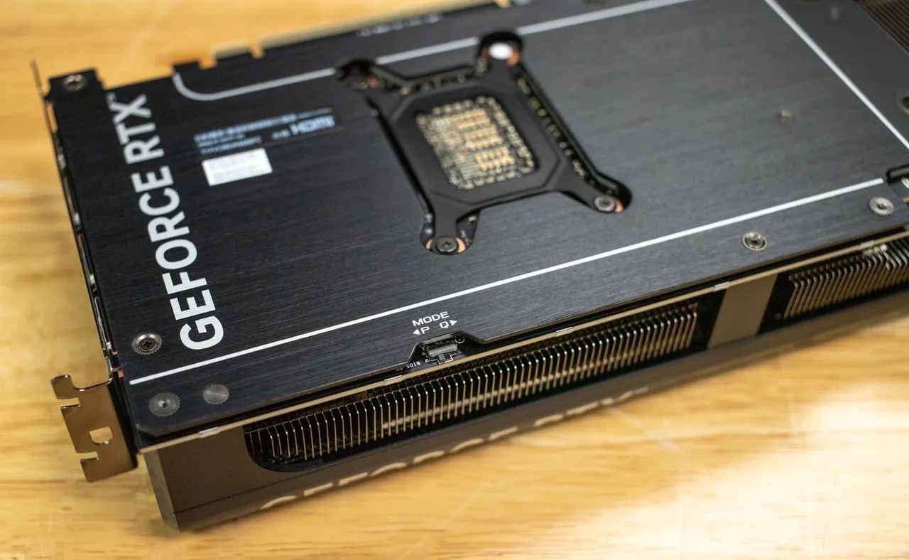ASUS Prime RTX 5070 12GB GDDR7 - Foto 3