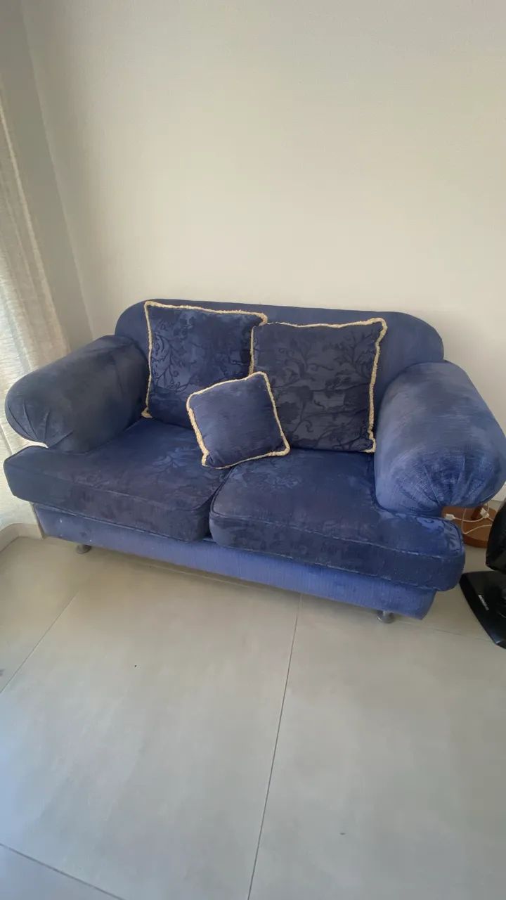 Two-Seater Sofa65578361851138122