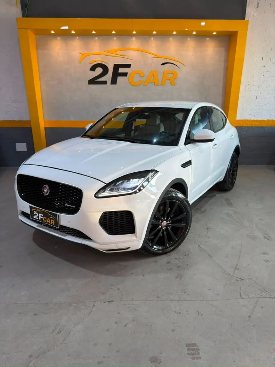 Jaguar E-Pace R-dynamic S 2.0 AWD 249cv Aut. 2020 - Foto 4