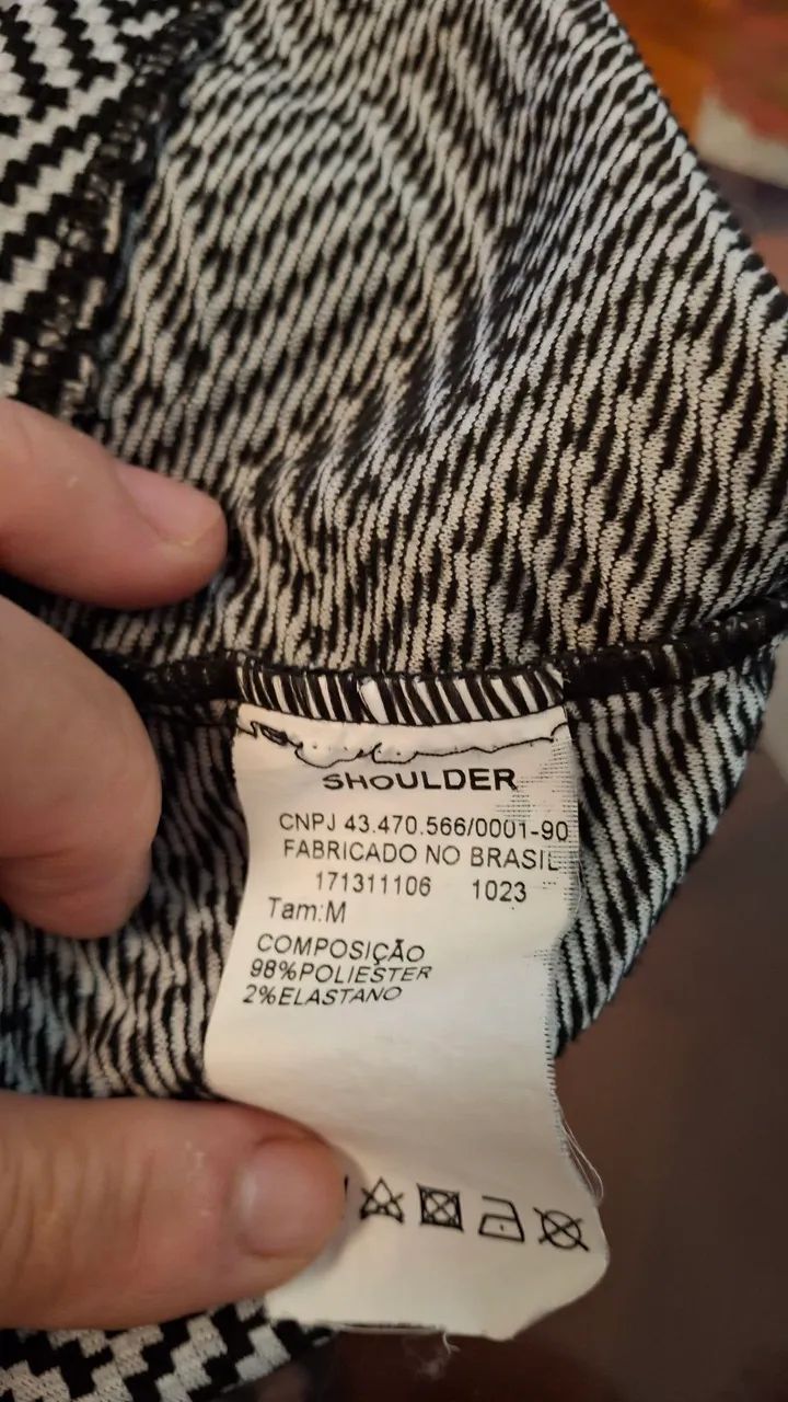Blusa Shoulder sem manga estampa geometrica - Foto 4
