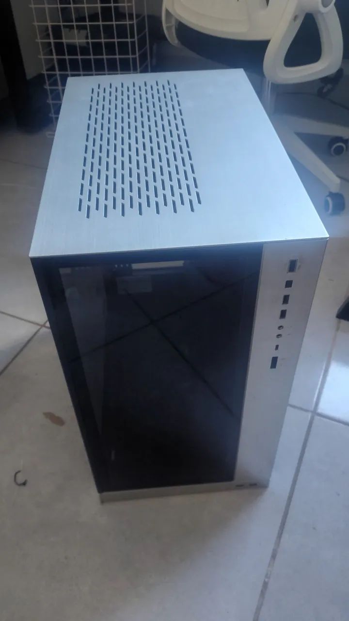 Gabinete Lian li Rog xl