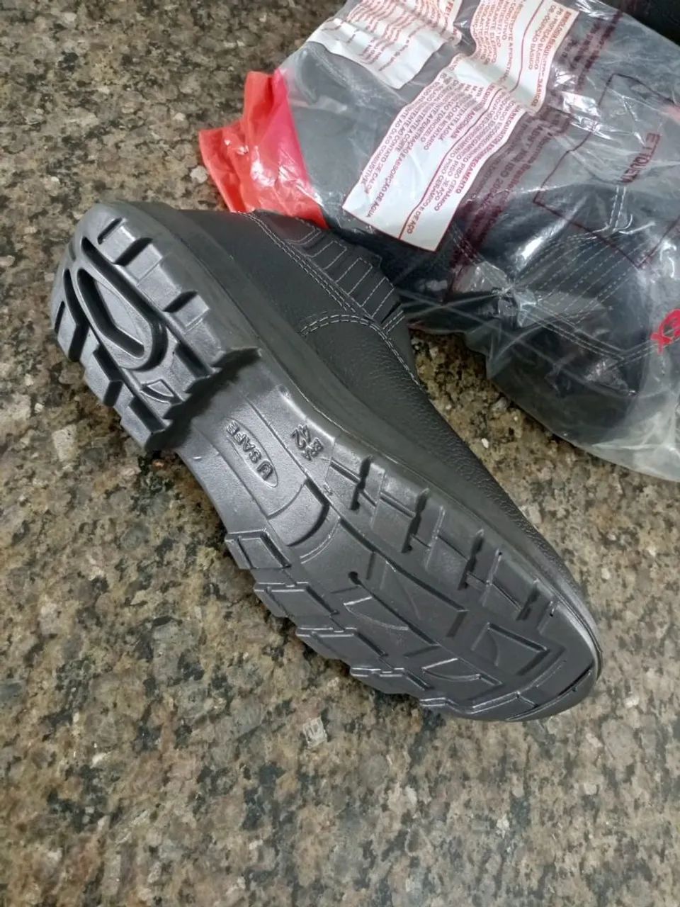 Bota de trabalho novas  - Foto 4