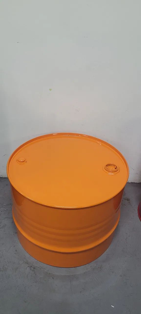 Mesinha tambor cortado na metade laranja 