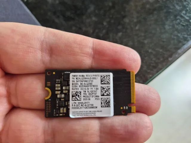 Ssd Nvme 256gb Samsung Mz-alq2560 M.2 2280 Fru 00up74