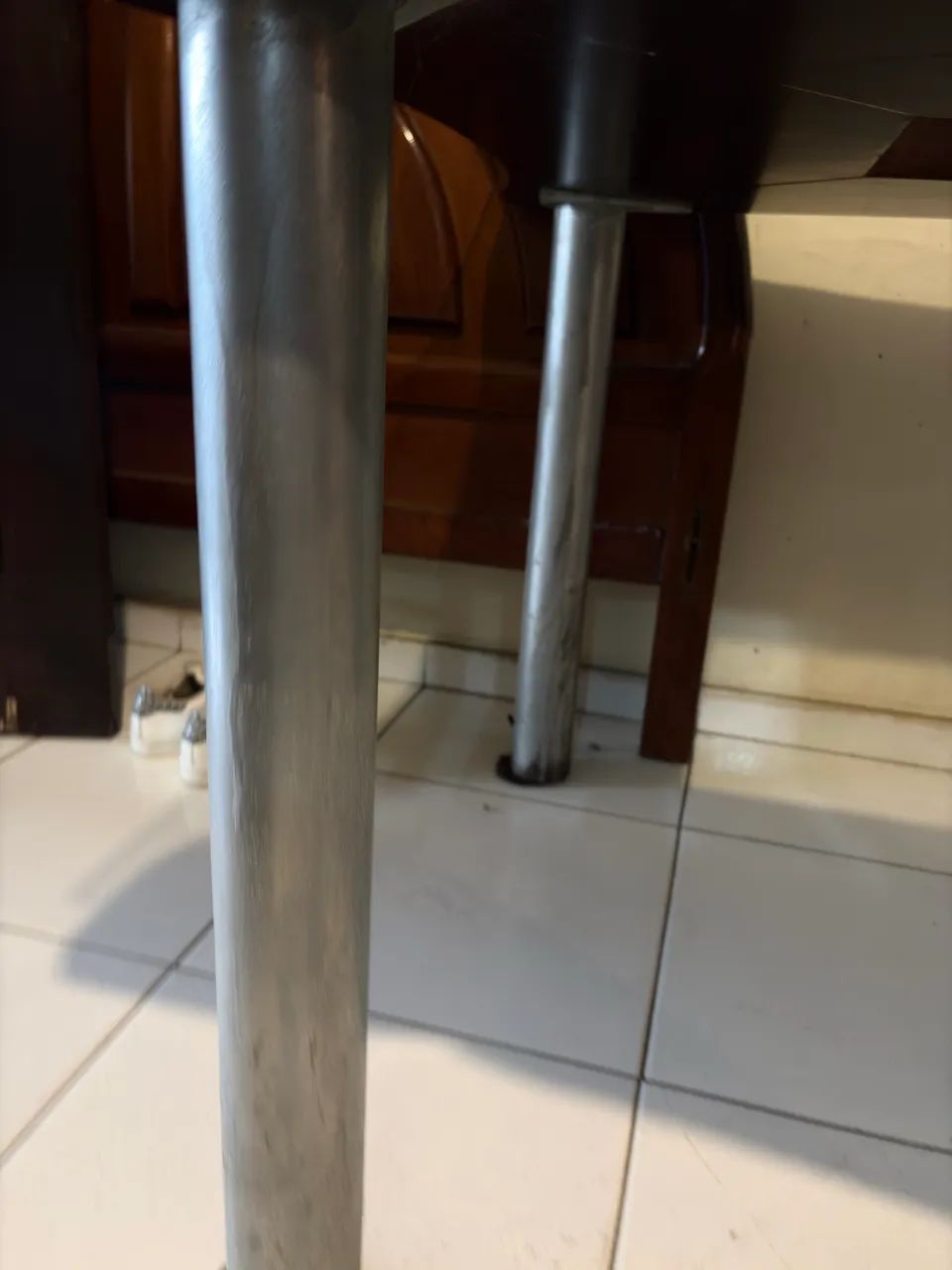 Mesa de Jantar de Vidro e madeira maciça 6 lugares  - Foto 4