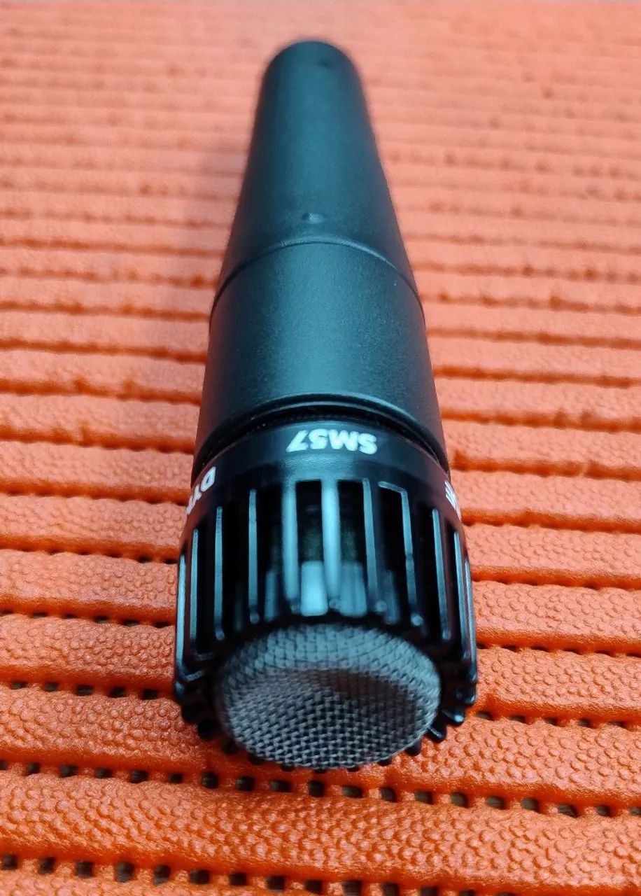 Microfone Shure SM57 Original - Pouquíssimo Uso em Estúdio - Foto 3