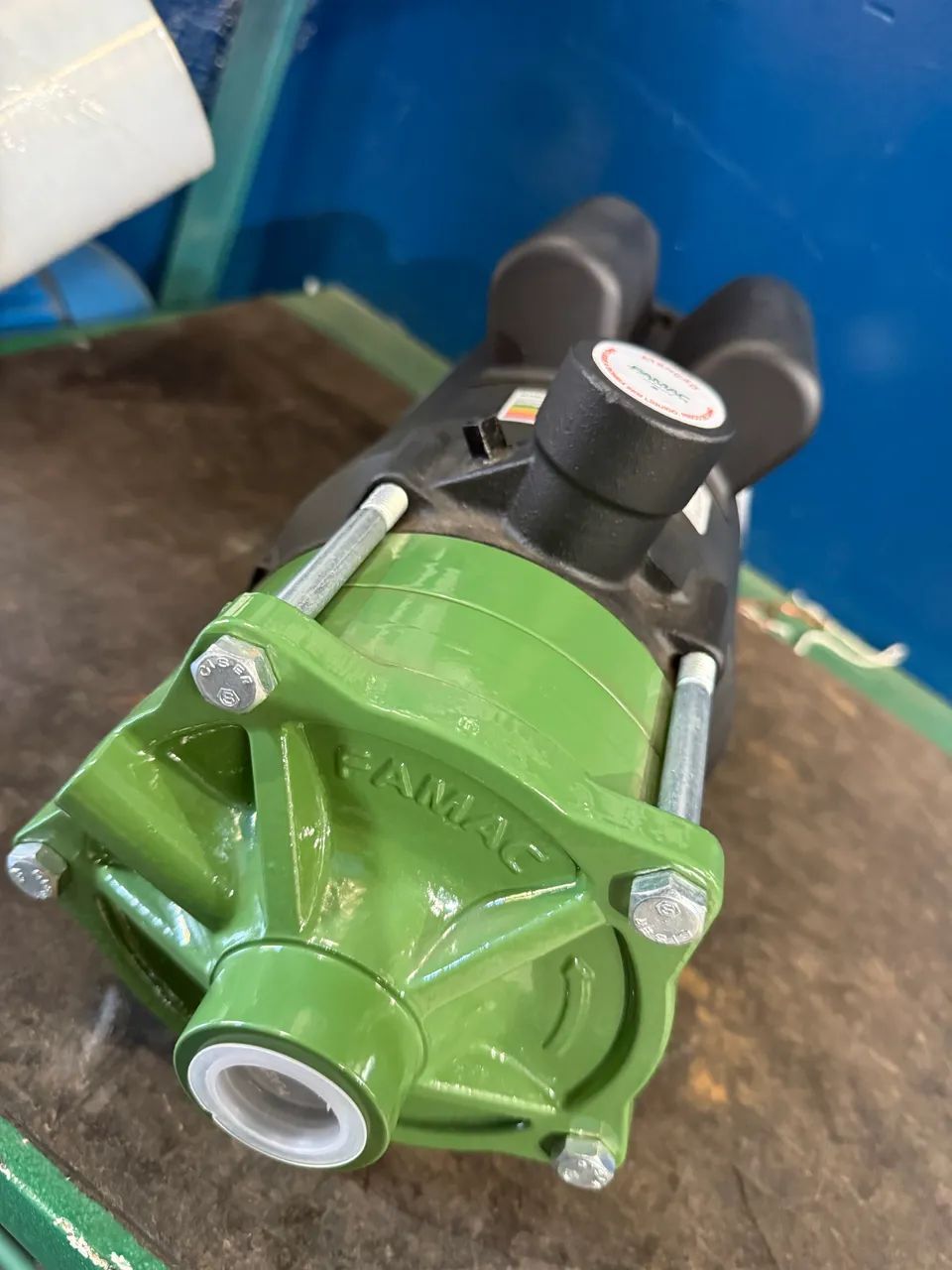 BOMBA D?ÁGUA FAMAC MULTIESTAGIO 1.5CV 127/220/254VOLTS. (NOVO)
