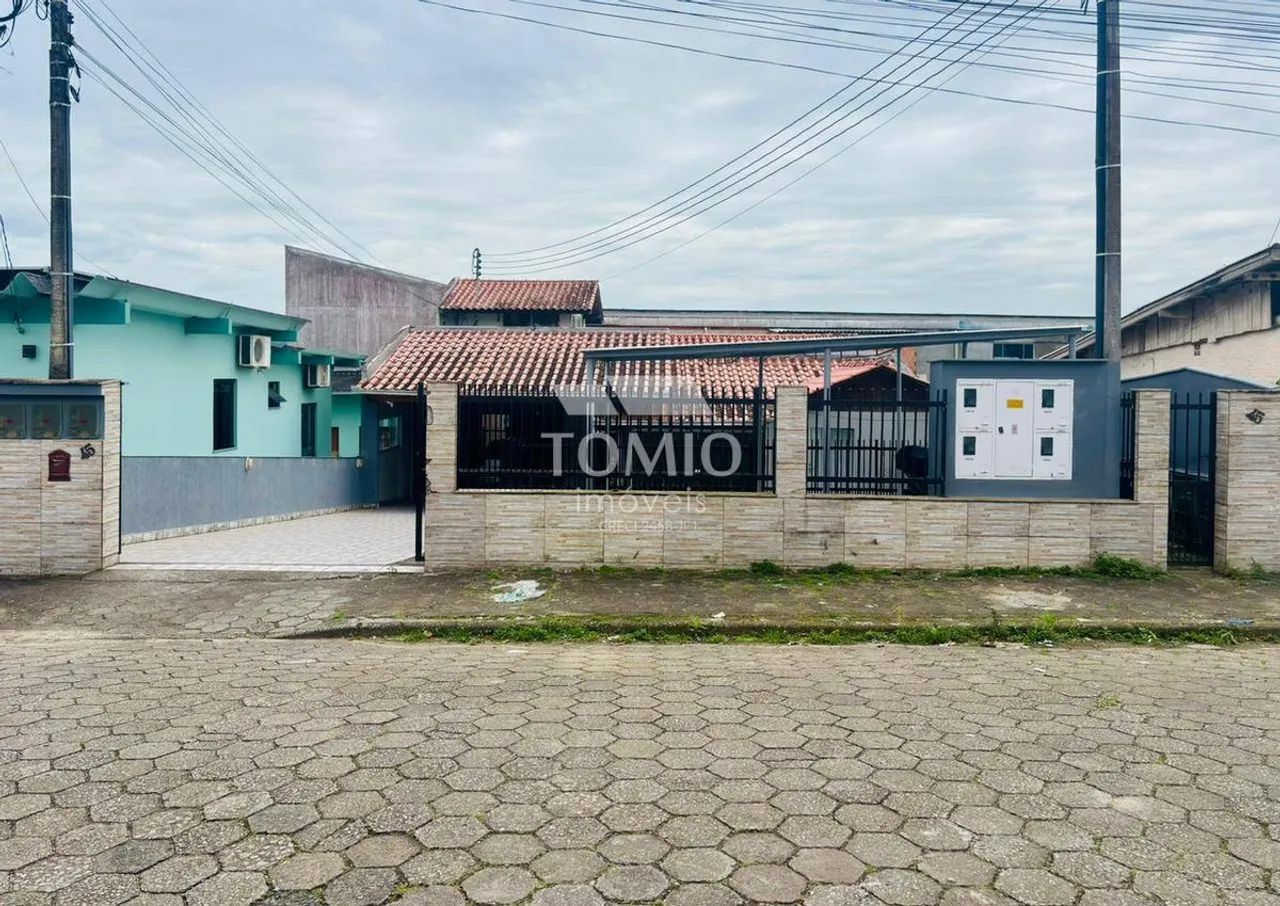 Casa com 10 quartos à Venda, Centro - Ilhota
