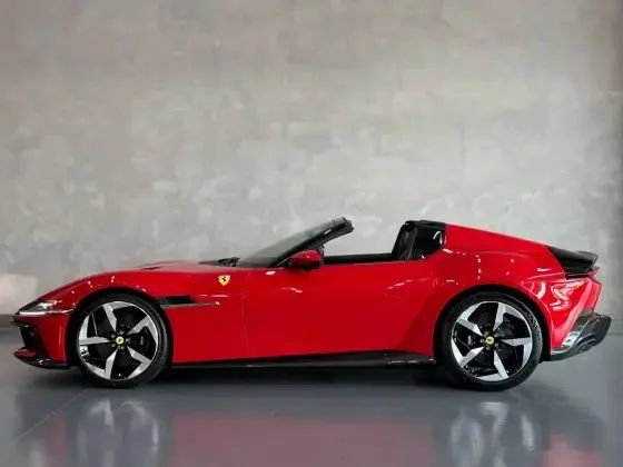 Ferrari 12Cilindri Spider 6.5 V12 830cv, foto 2 de 15