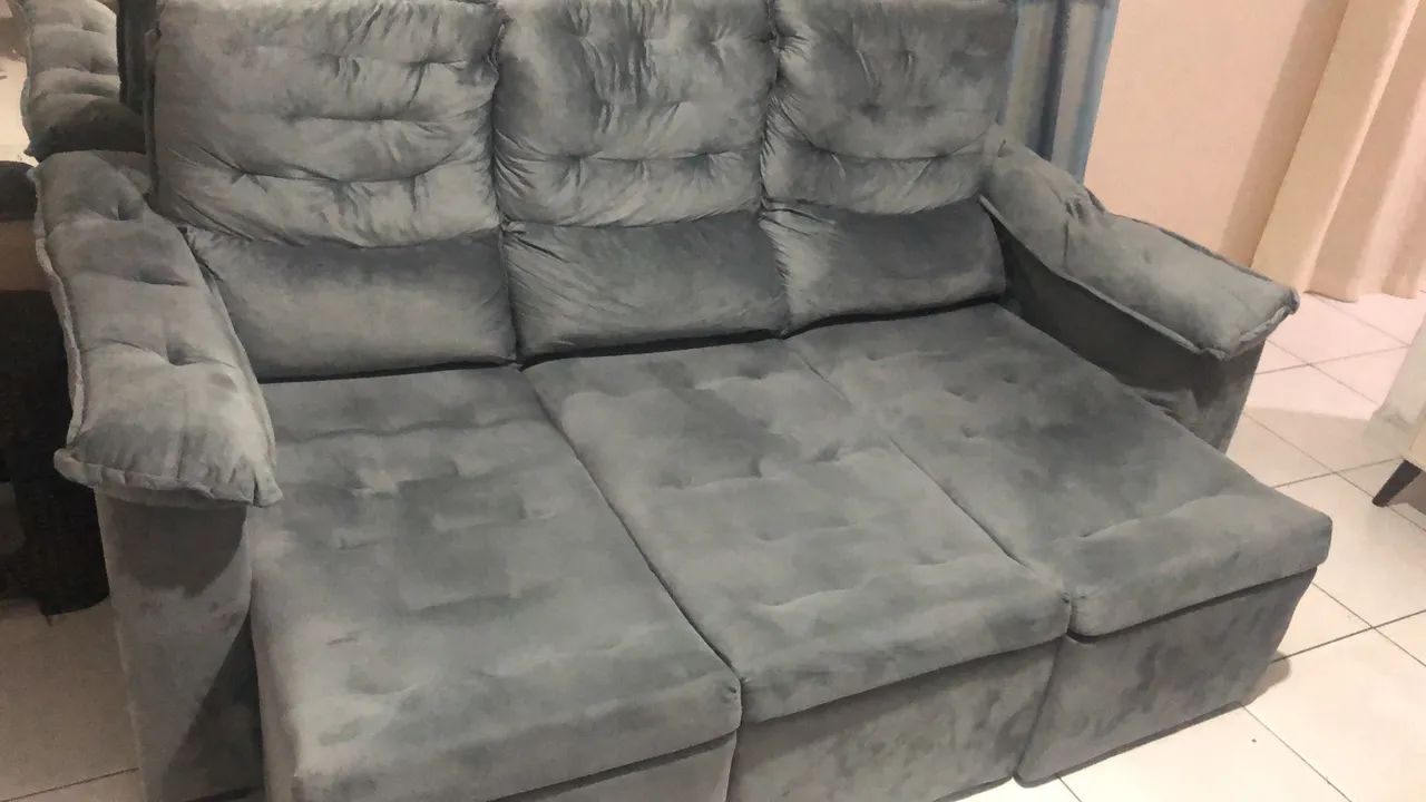 Sofá cama três lugares 