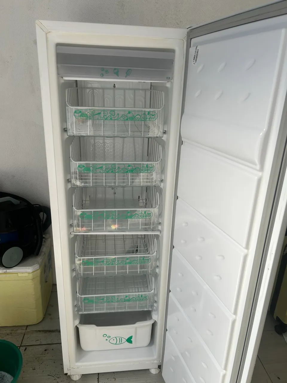 Freezer vertical Cônsul Slim 142 litros - Foto 2
