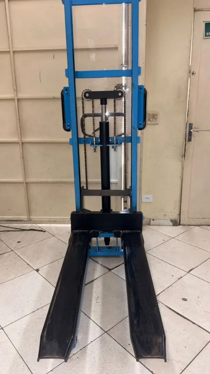EMPILHADEIRA MANUAL HIDRÁULICA LM1016