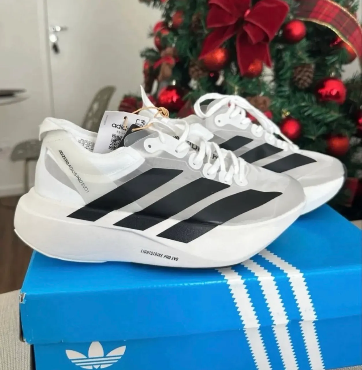 Tênis Adidas Adizero Branco e vermelho 38 ao 43 - Beleza e