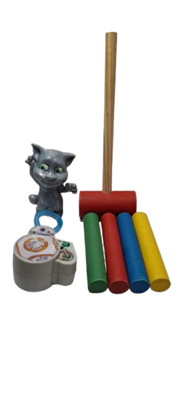Lote 4 Brinquedos Usados Talking Tom Mcd's Bb8 Subway E Martelo Madeira - Foto 3