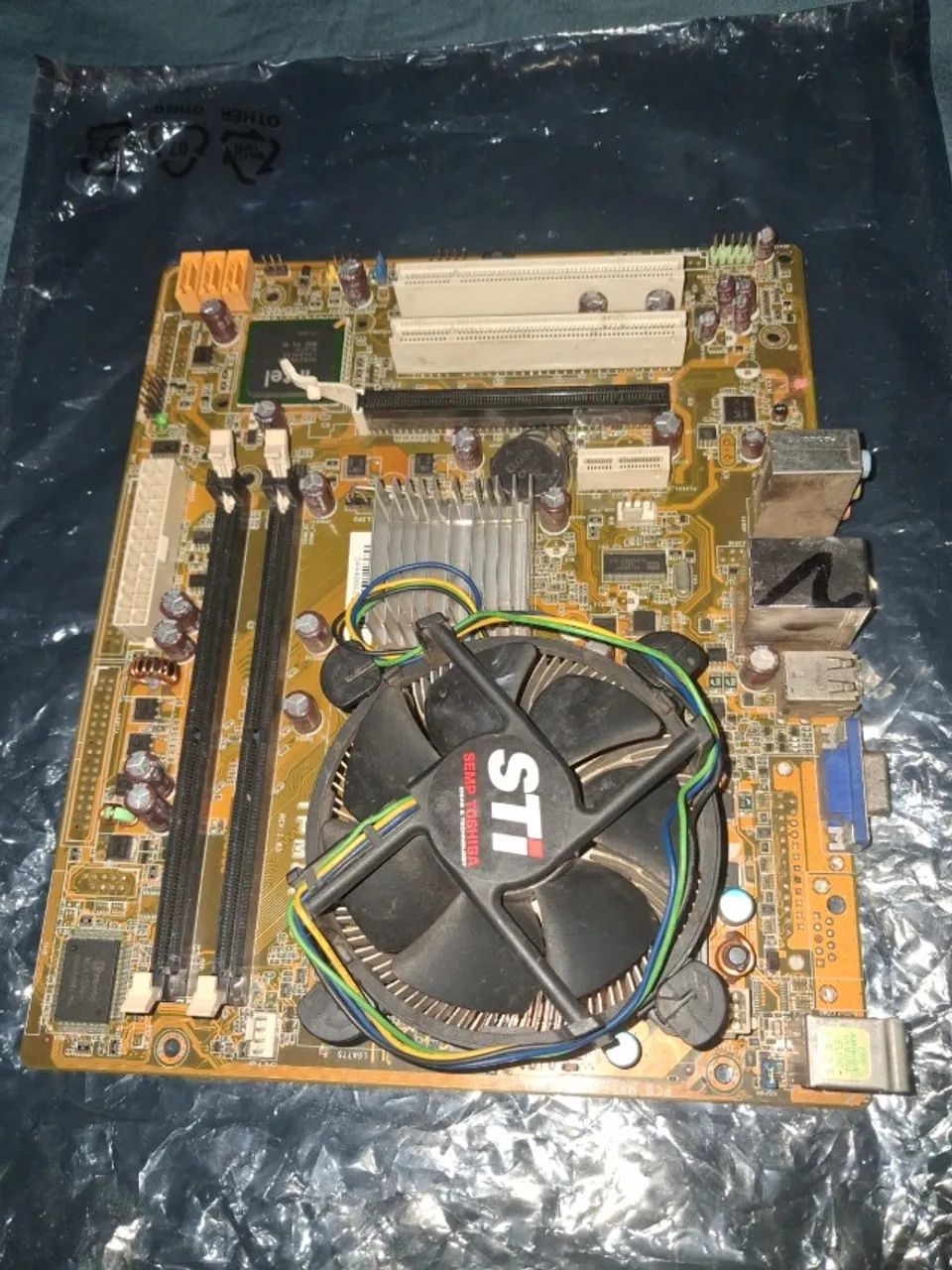 Placas mãe com defeito - Foto 3
