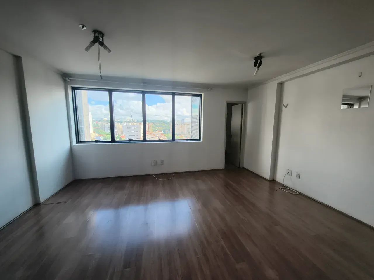 SALA COMERCIAL PARA LOCAÇÃO com 37 metros Vista - Lapa - São Paulo - Edifício L'UFFICIO MI