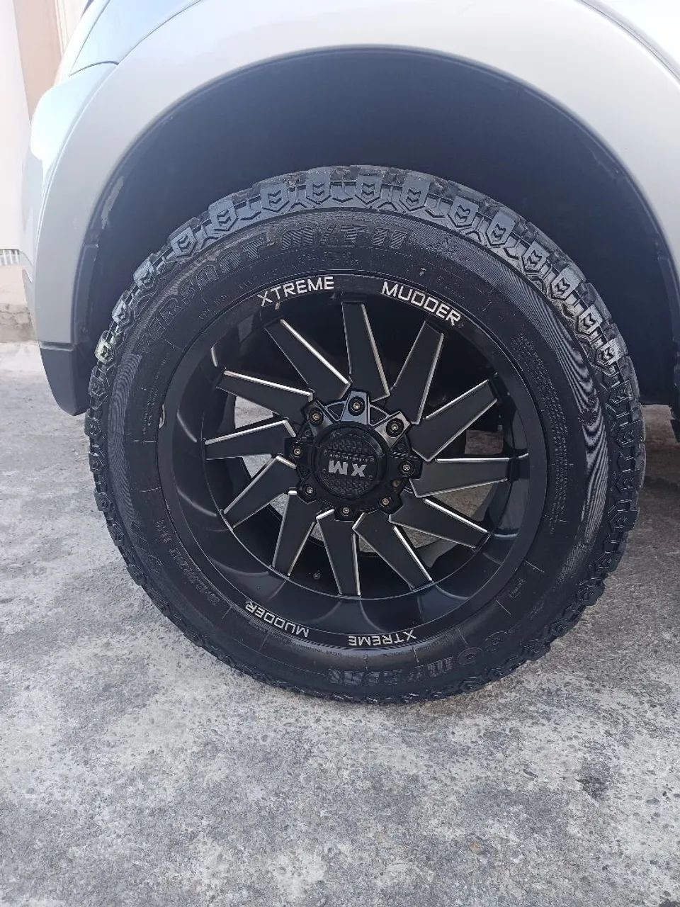 Rodas 20 com pneus 33