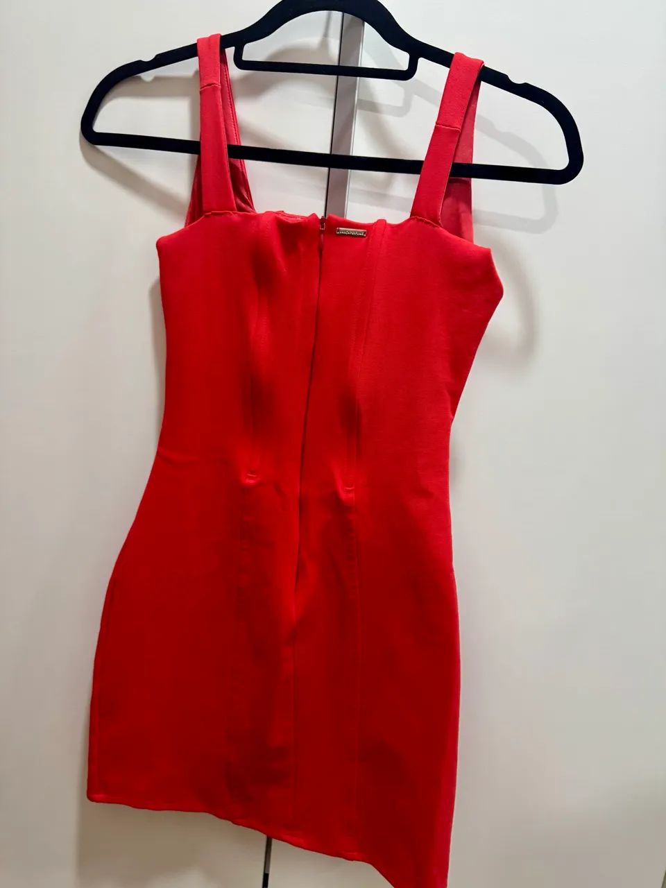 Vestido lança perfume 
