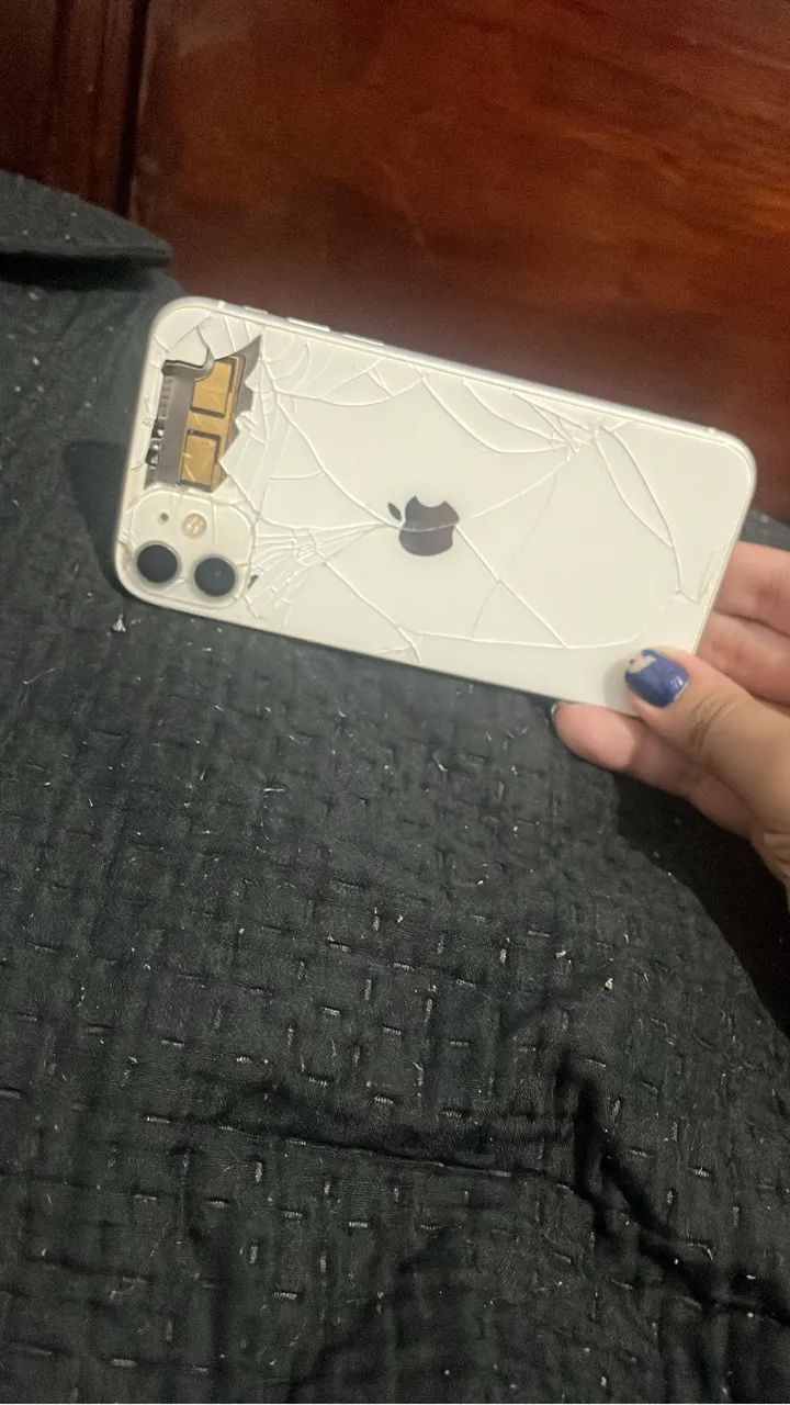 iPhone 11 para retirada de peça