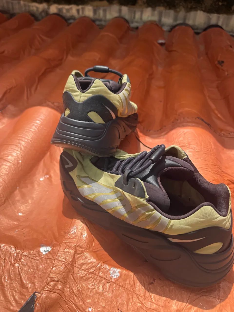 yeezy 700 v3 azael 40 - Foto 3