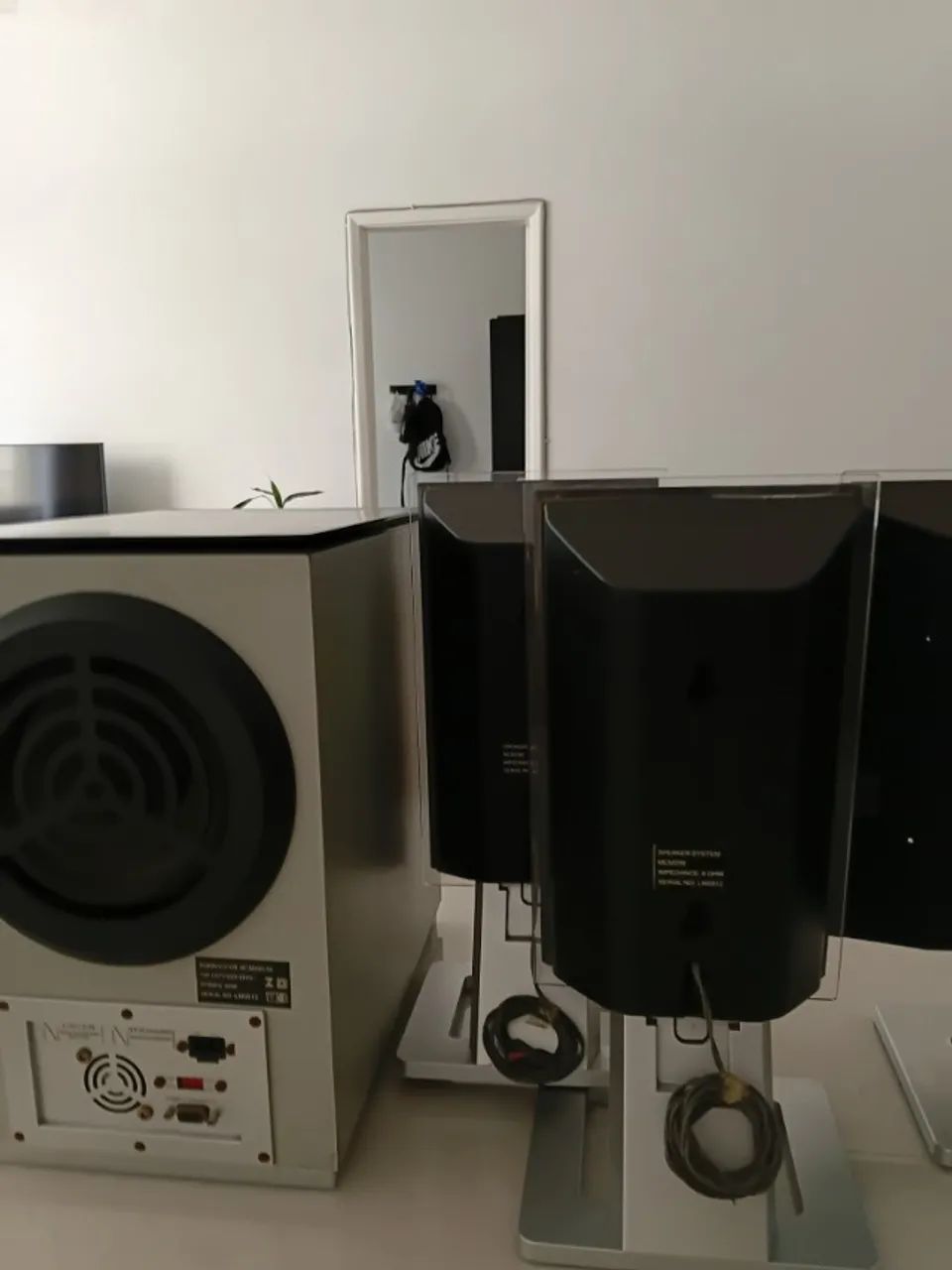 Micro System Philips MCM299 com Subwoofer e Controle (Leia a Descrição / COM DEFEITO) - Foto 3