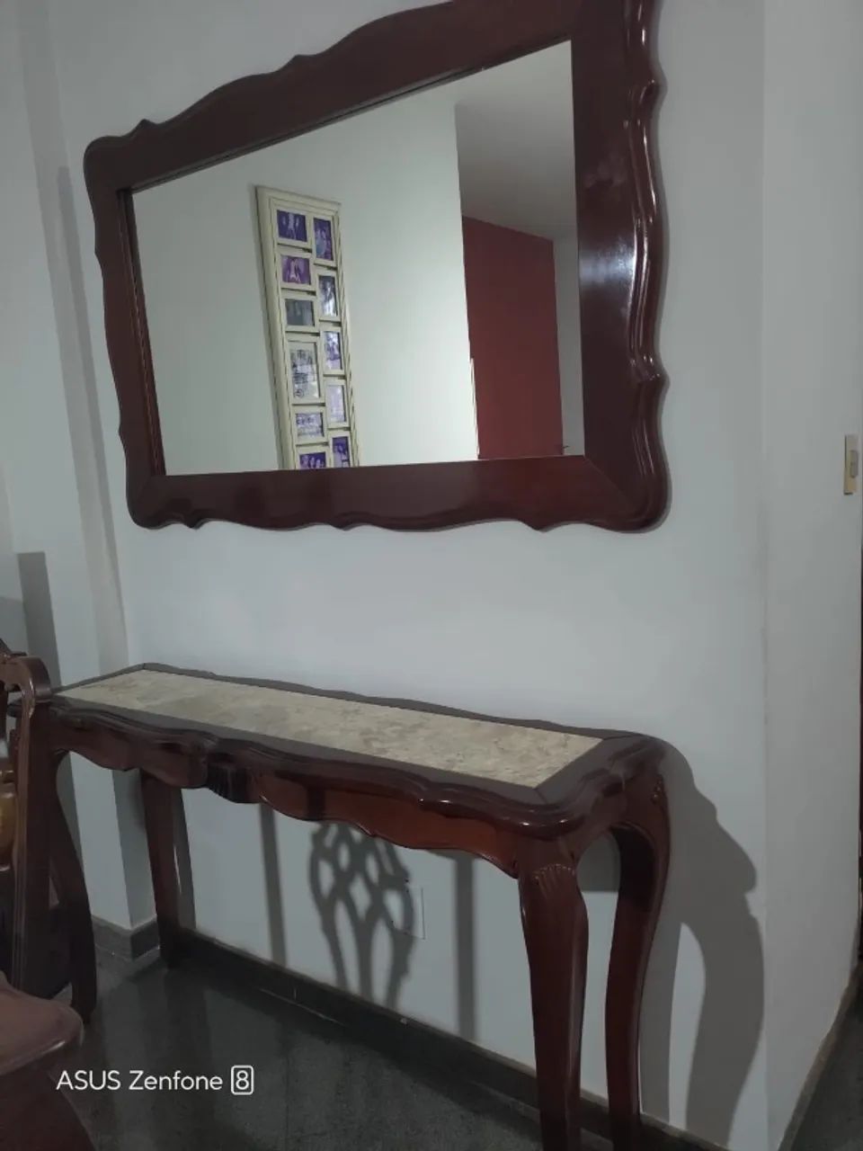 Aparador com espelho