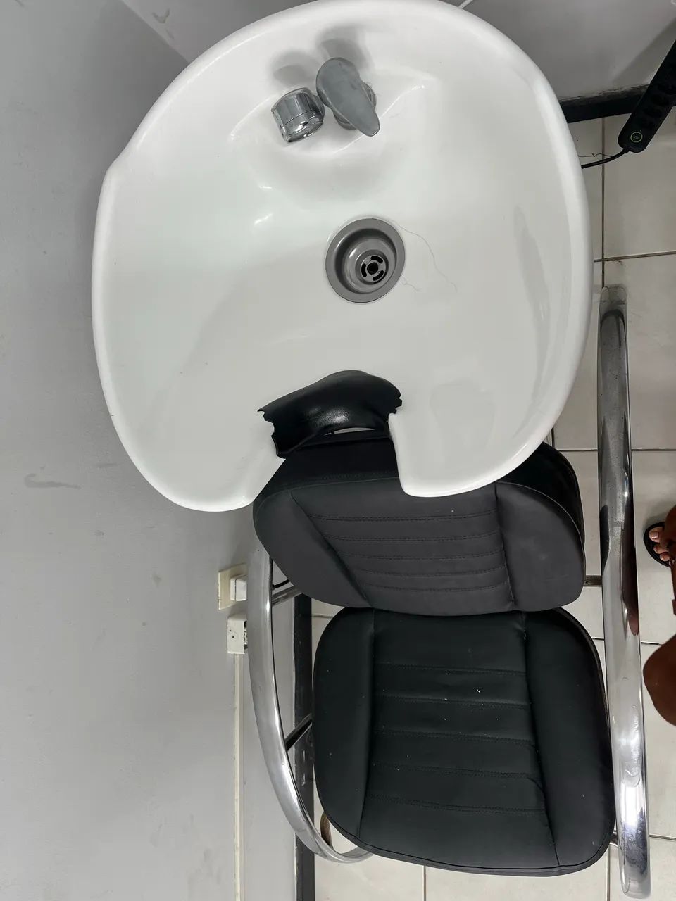 Lavatório de Louça bem conservado !!