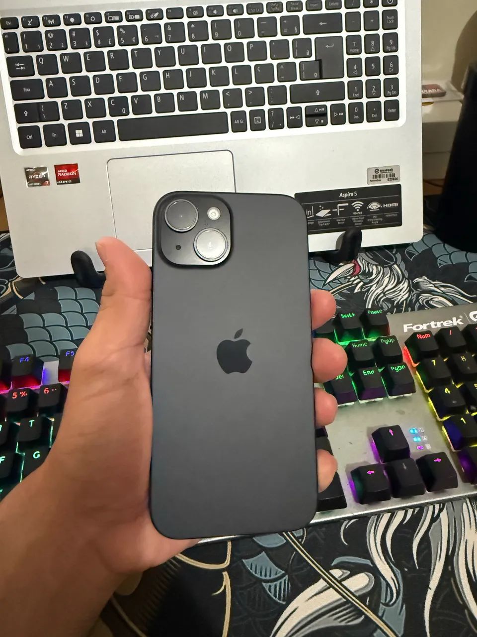 iPhone 15 - 128GB