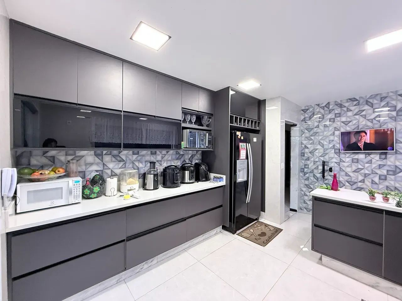 Belíssima casa com duas suítes - Foto 2