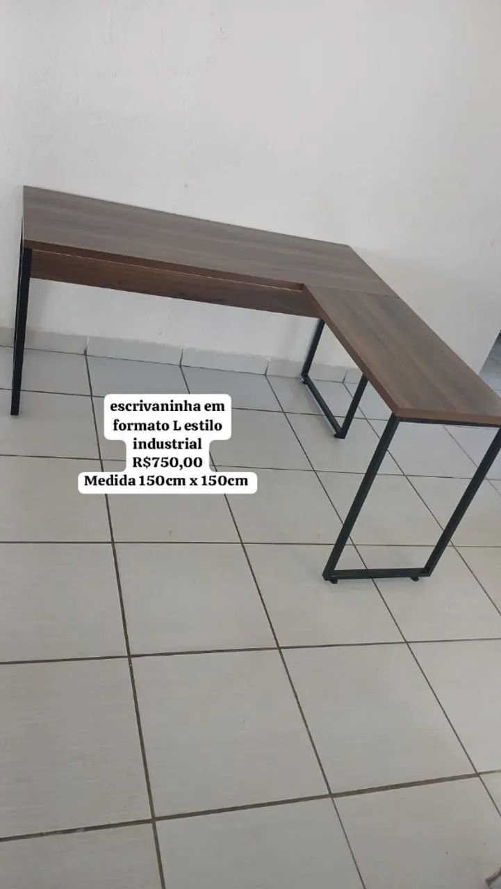 Escrivaninha em formato de L estilo industrial 