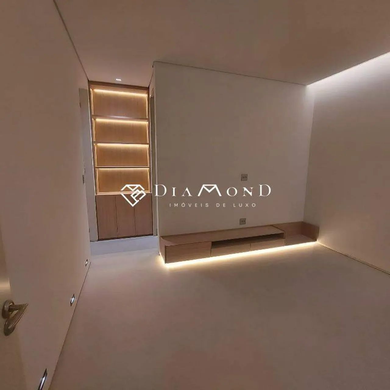 Casa de Alto Padrão com 4 Suítes, Elevador e Piscina Aquecida - Foto 5