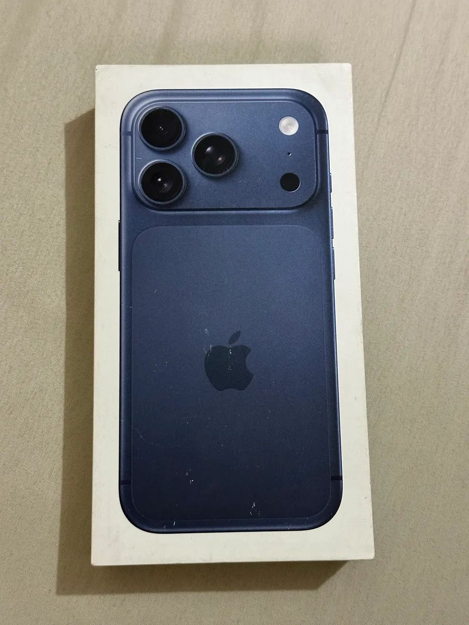 Caixa IPhone 17 Pro 