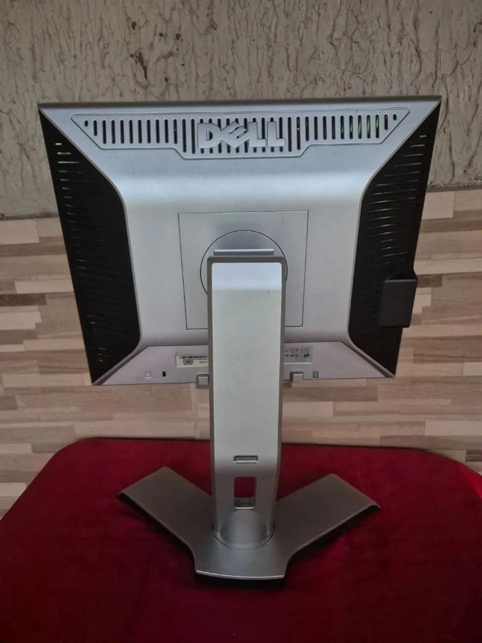 Monitor Dell  16 Polegadas  - Foto 3