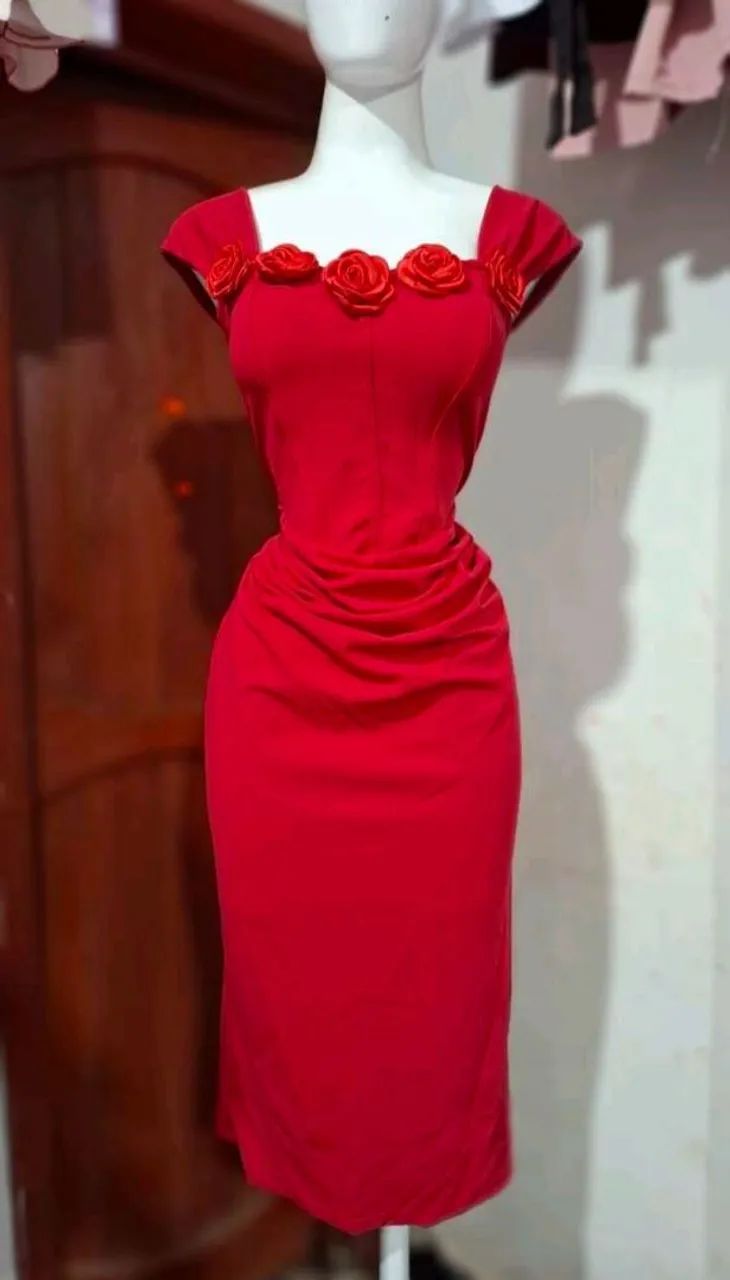 VESTIDO DE LUXO VERMELHO