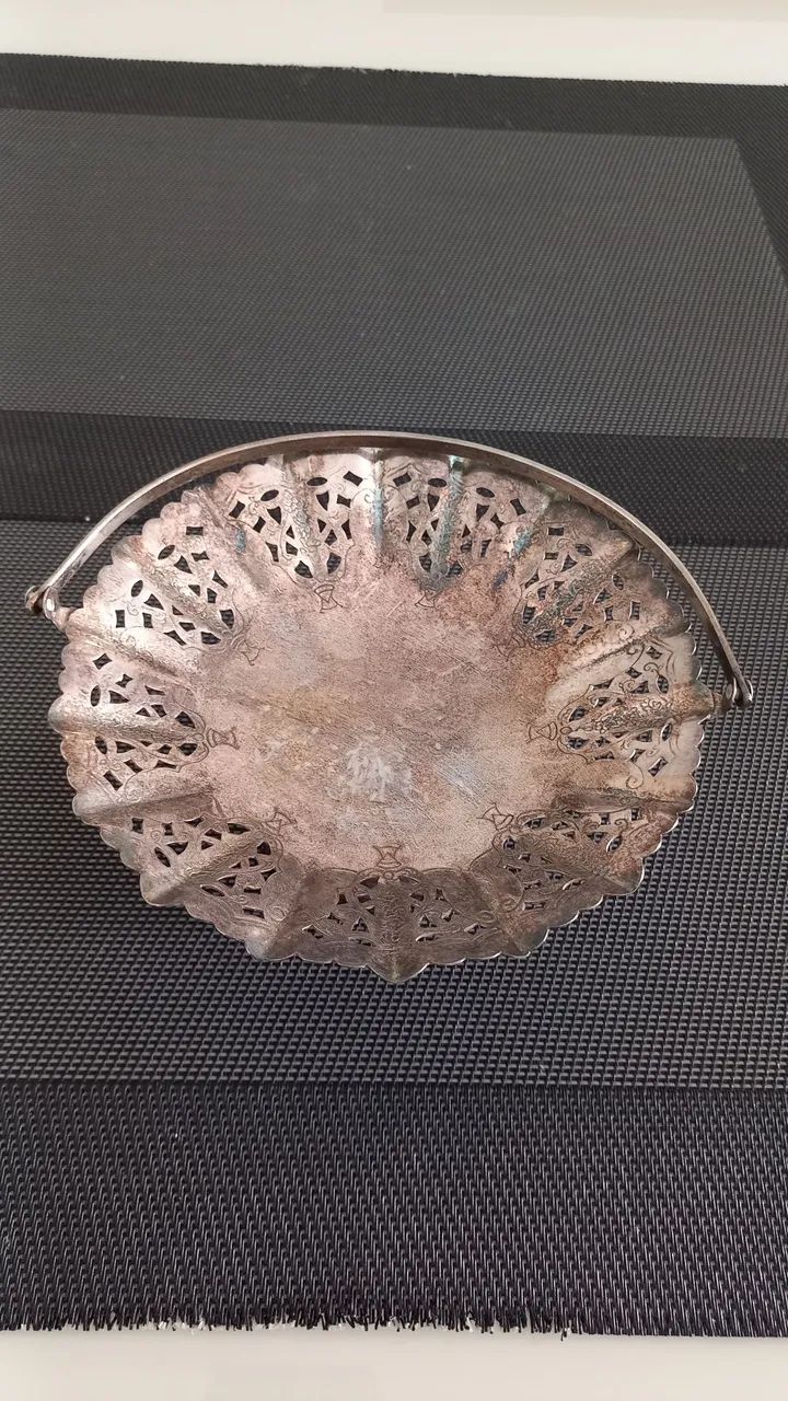 Fruteira/Bomboniere  pequena com alça prata Regia