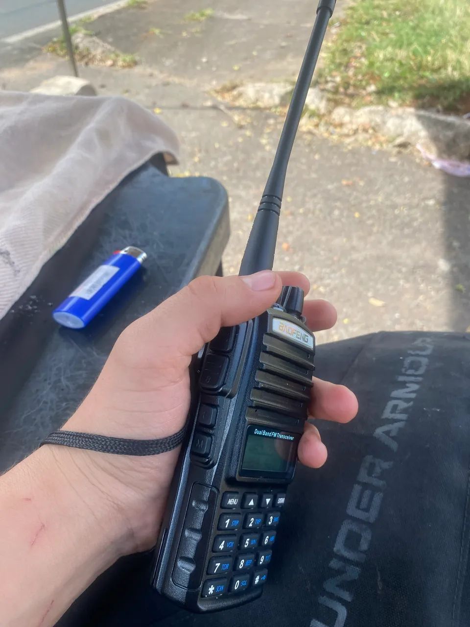 Rádio Ht Comunicador BaoFeng Dual Band Uv82 com Carregador  - Foto 2