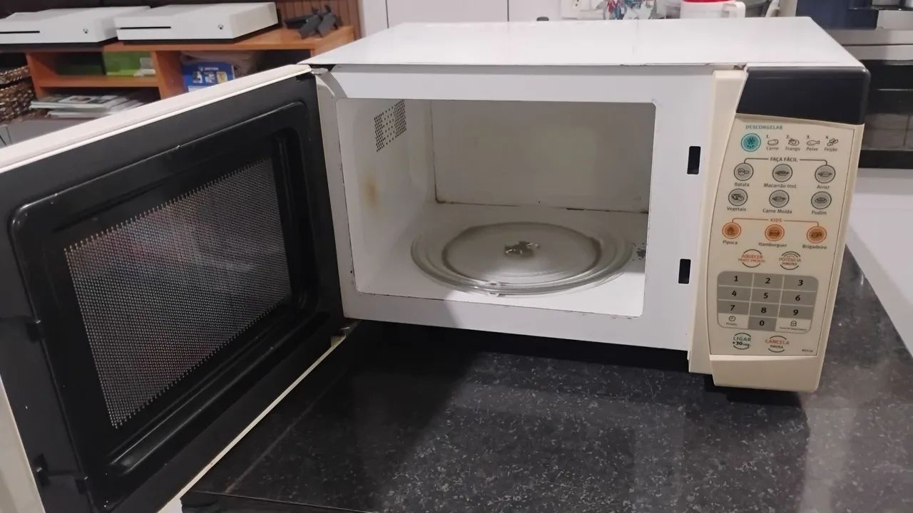 Microondas Eletrolux 18 litros funcionando perfeitamente  - Foto 3