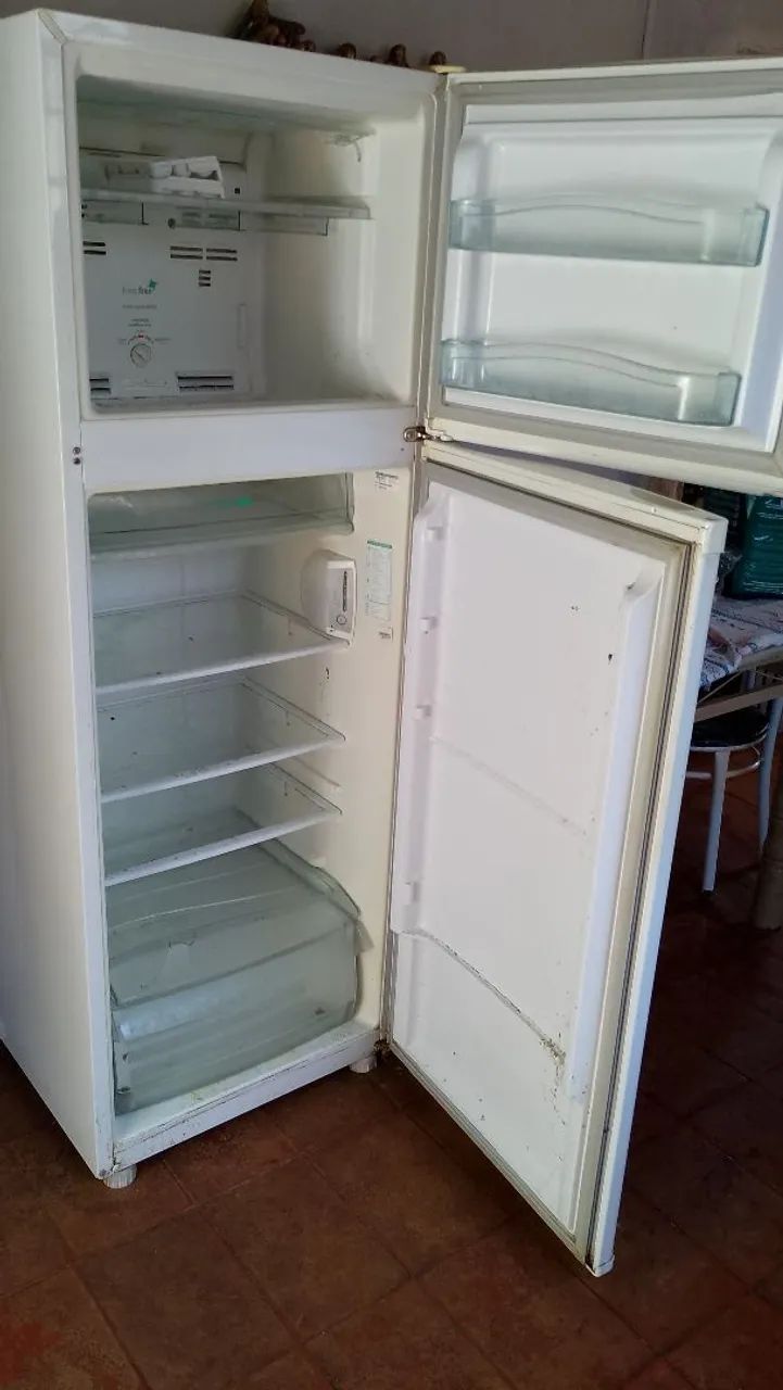 Geladeira consul só funciona o frizer  - Foto 2