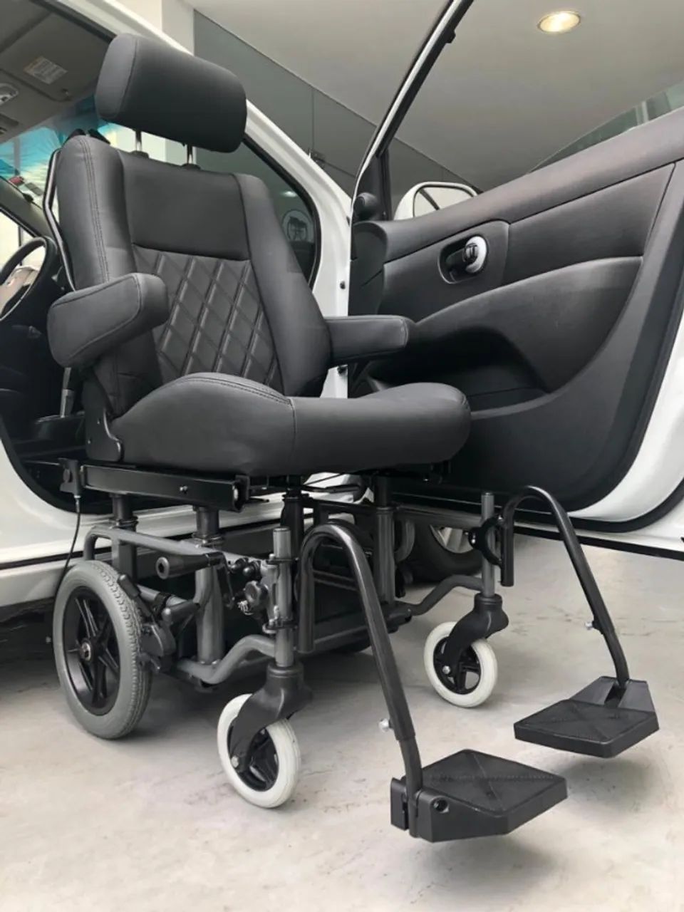 Vendo Banco veicular giratório adaptado cadeira de rodas - Foto 4
