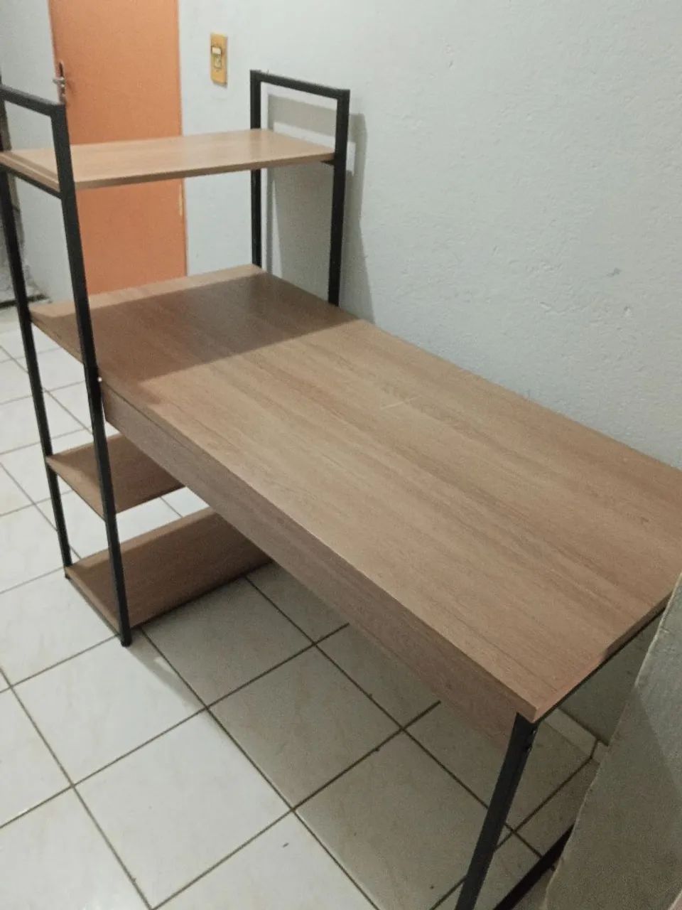 Mesa de escritório/estudos415082253302507521
