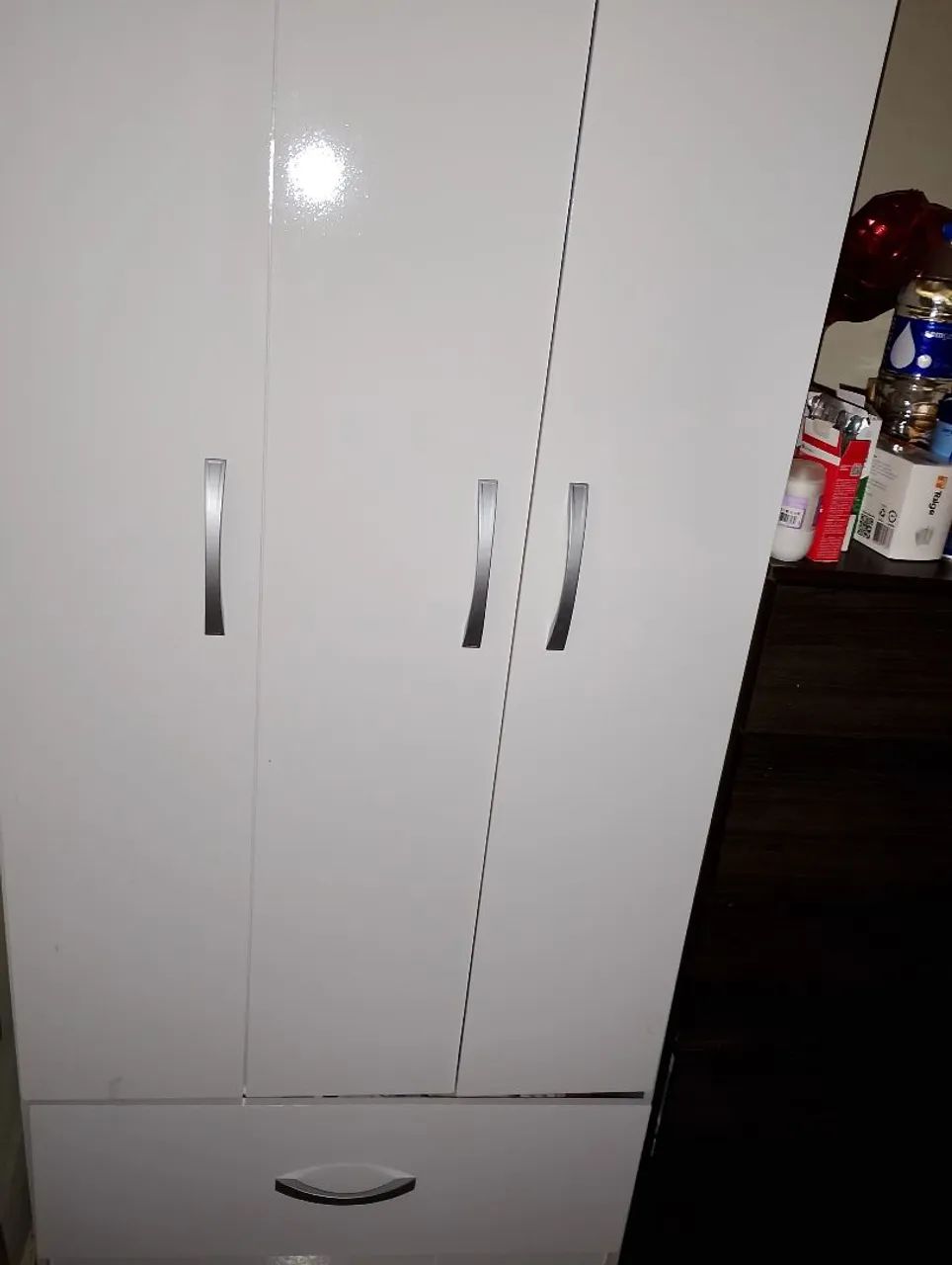 Estou vendendo guarda roupa e cômoda  - Foto 2
