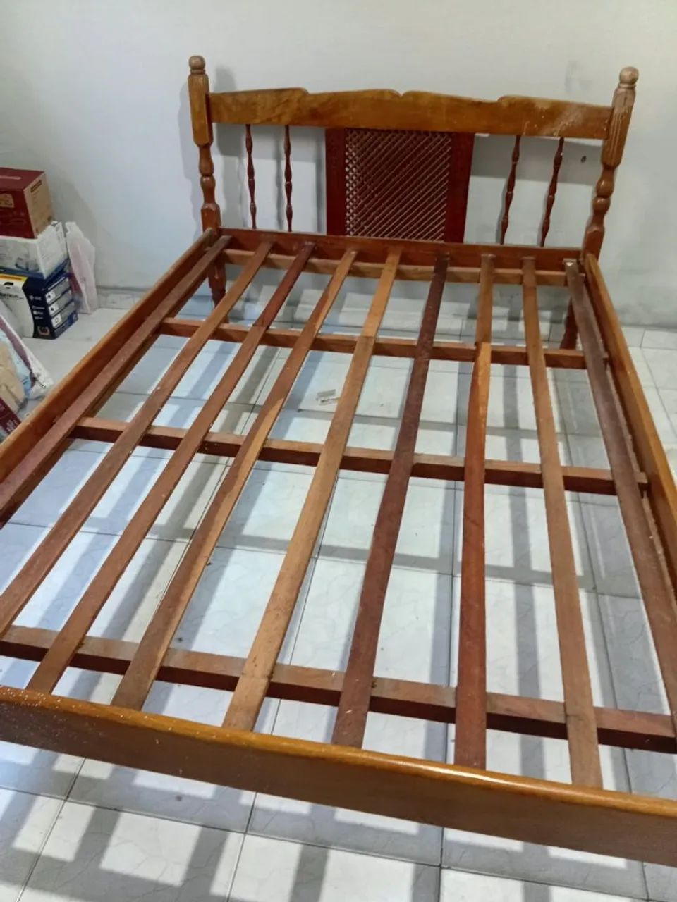 Vende-se cama de casal 