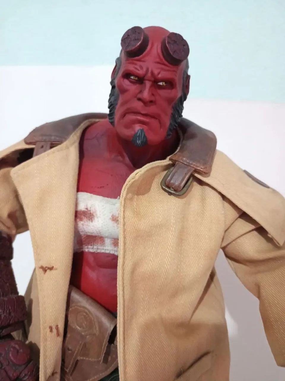 Boneco Hellboy da Mezco Toys 2008 - Foto 2