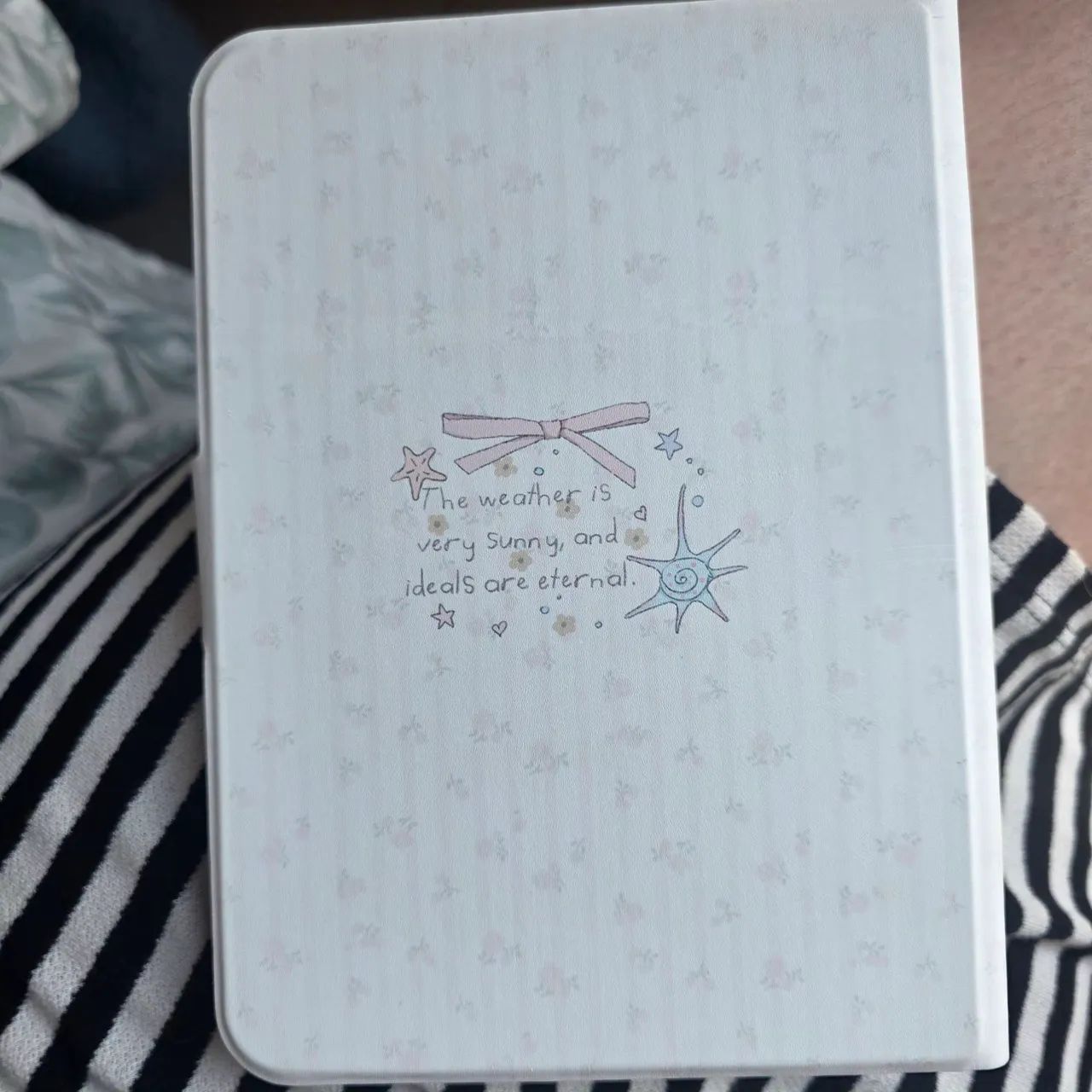 Kindle Paperwhite 16gb + case 2 em 1, com película aplicada  - Foto 3