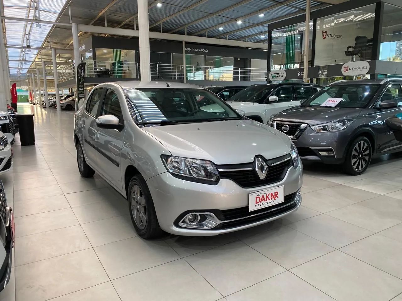 Renault Logan Expression Hi-flex 1.6 8V 4P 2017 - Foto 3