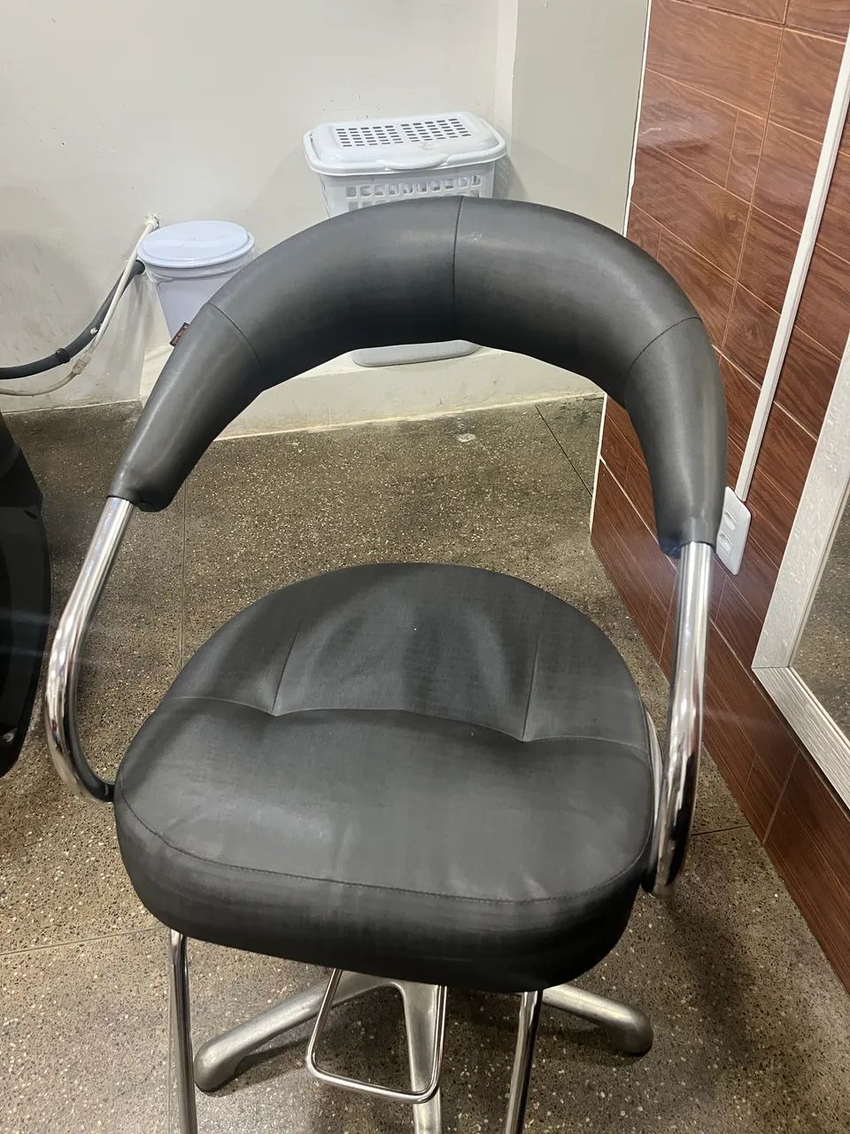 Vendo cadeira de cabeleira  - Foto 3