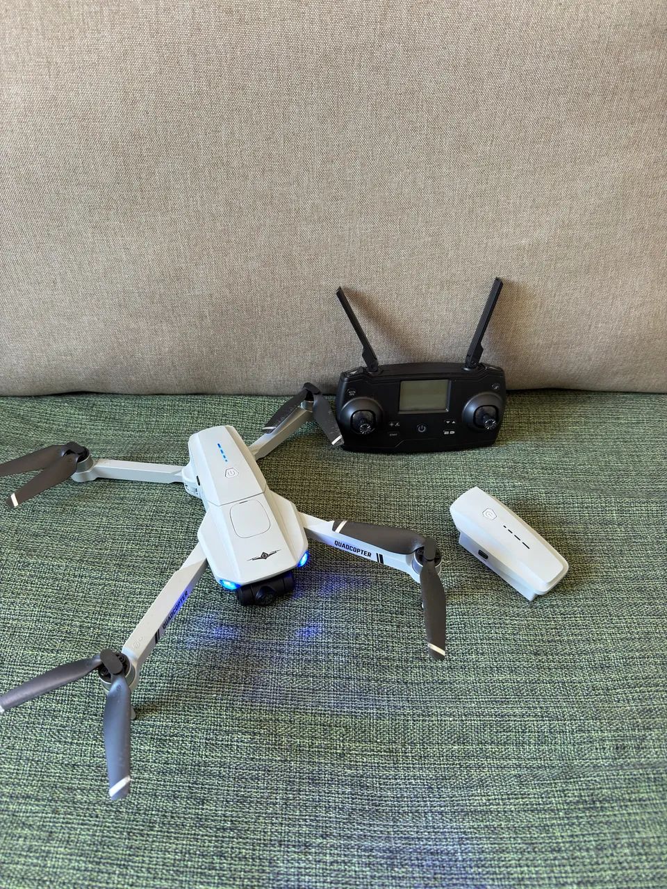 Drone KF102 com duas baterias
