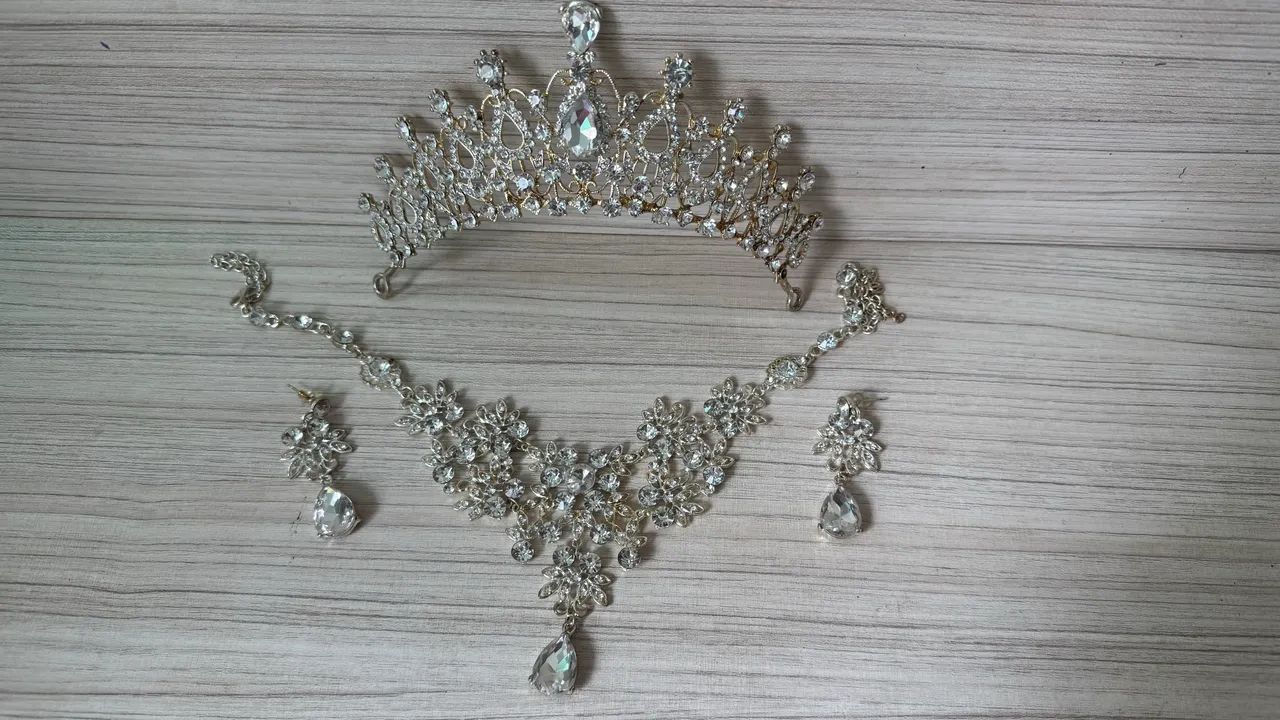 Coroa/ Tiara
