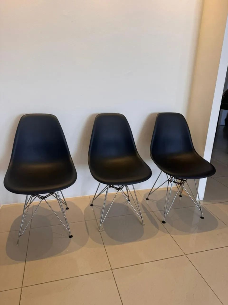 Cadeira Eames Preta - Base Eiffel - Foto 3