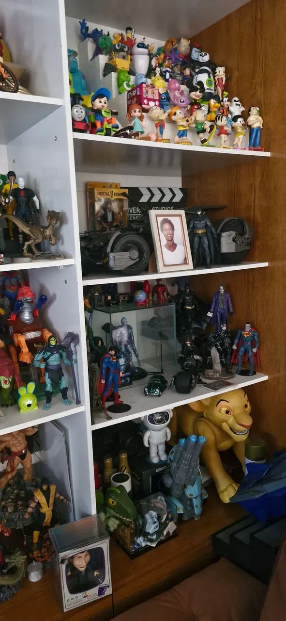 Bonecos colecionáveis,  neca, Marvel select  e outros - Foto 2